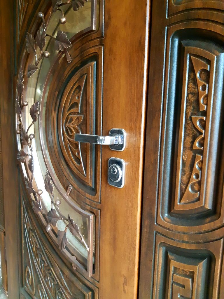 Реставрация и производство бронированных дверей.