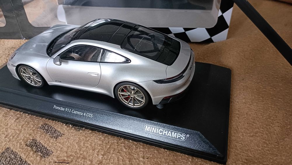 Porsche diferentes modelos + 1/18 + Novo + MINICHAMPS + Portes Grátis