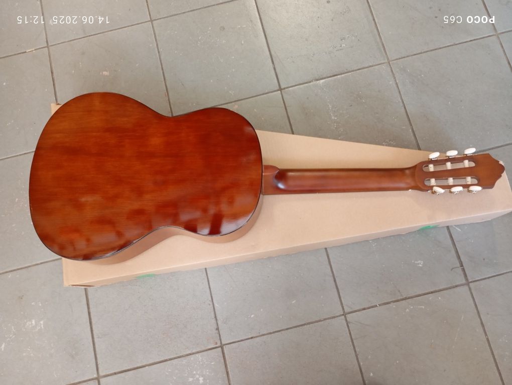 gitara klasyczna YAMAHA C-40 pełnowymiarowa 4/4 nylonowe struny