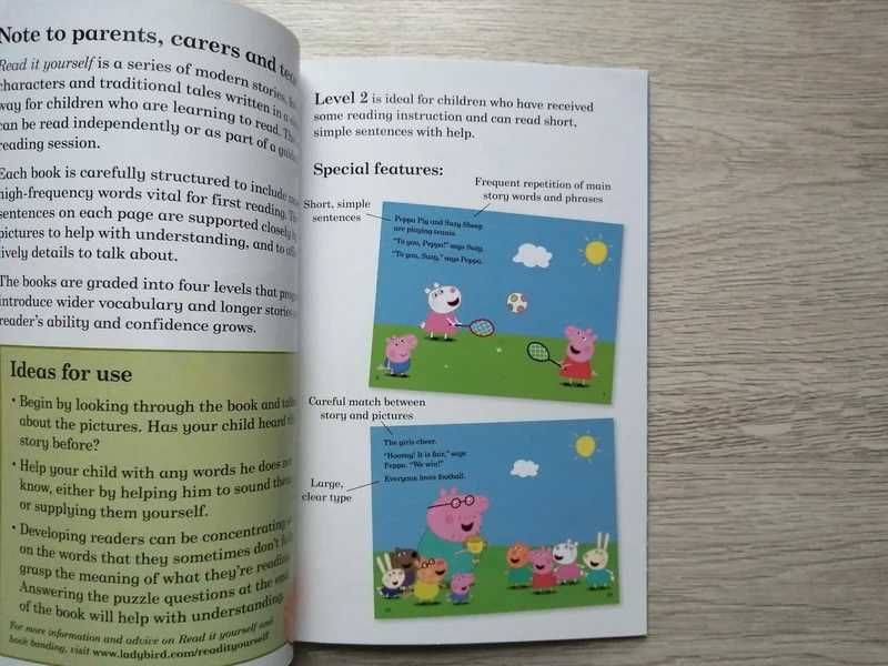 Peppa Pig: Playing Football książka w językuy angielskim