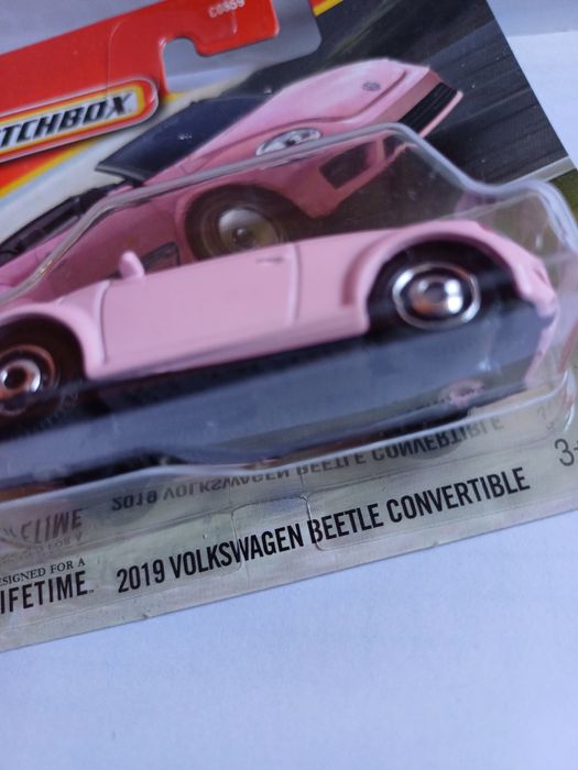 Matchbox 2019 Volkswagen Beetle Convertible różowy