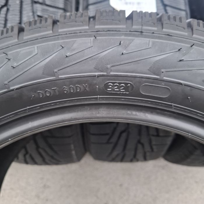 Шини 215/60 R16 / 225/50 R17 / 225/55 R17 NOKIAN Nordman RS 2
