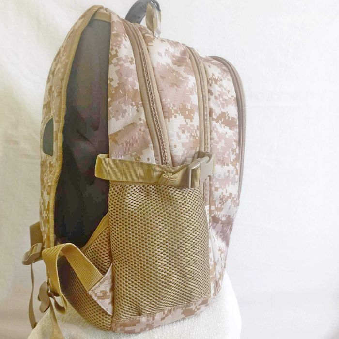 Рюкзак камуфляжний піксель 2 відділення 35 літрів USB та mini Jack 3,5