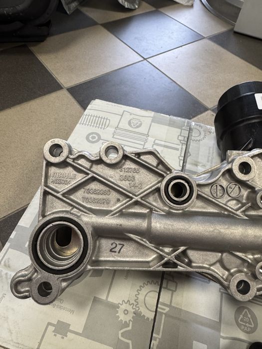 Теплообмінник OM651 2.2 радіатор масляний Sprinter W906 W907