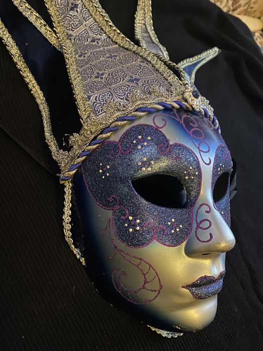 Маска венеціанська