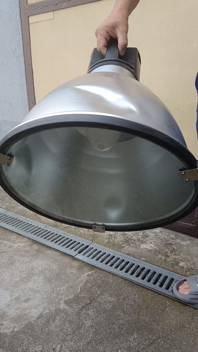 Lampa przemysłowa, halowa