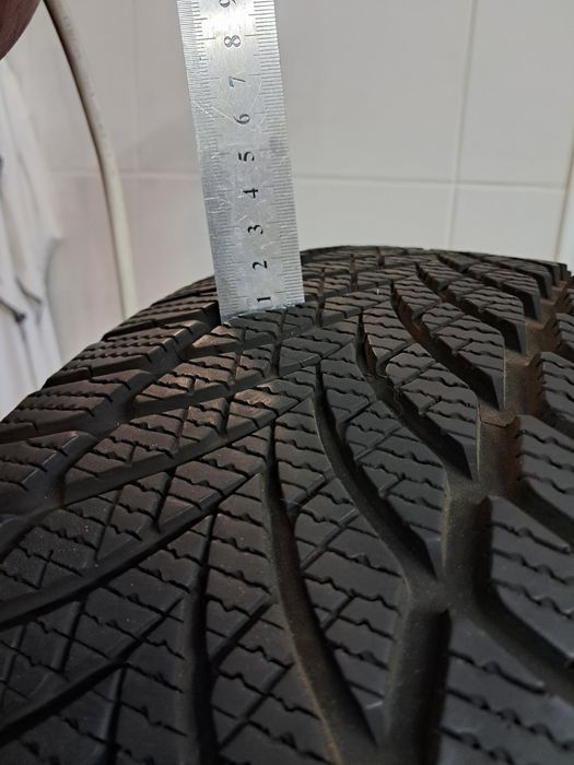 Продам шини зимові  Goodyear Ice2 ultragrip 205/55 R16 94t