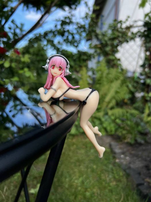 Фігурки різних розмірів