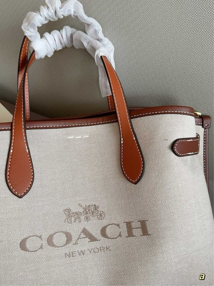 Сумка Coach Hanna Shoulder Bag