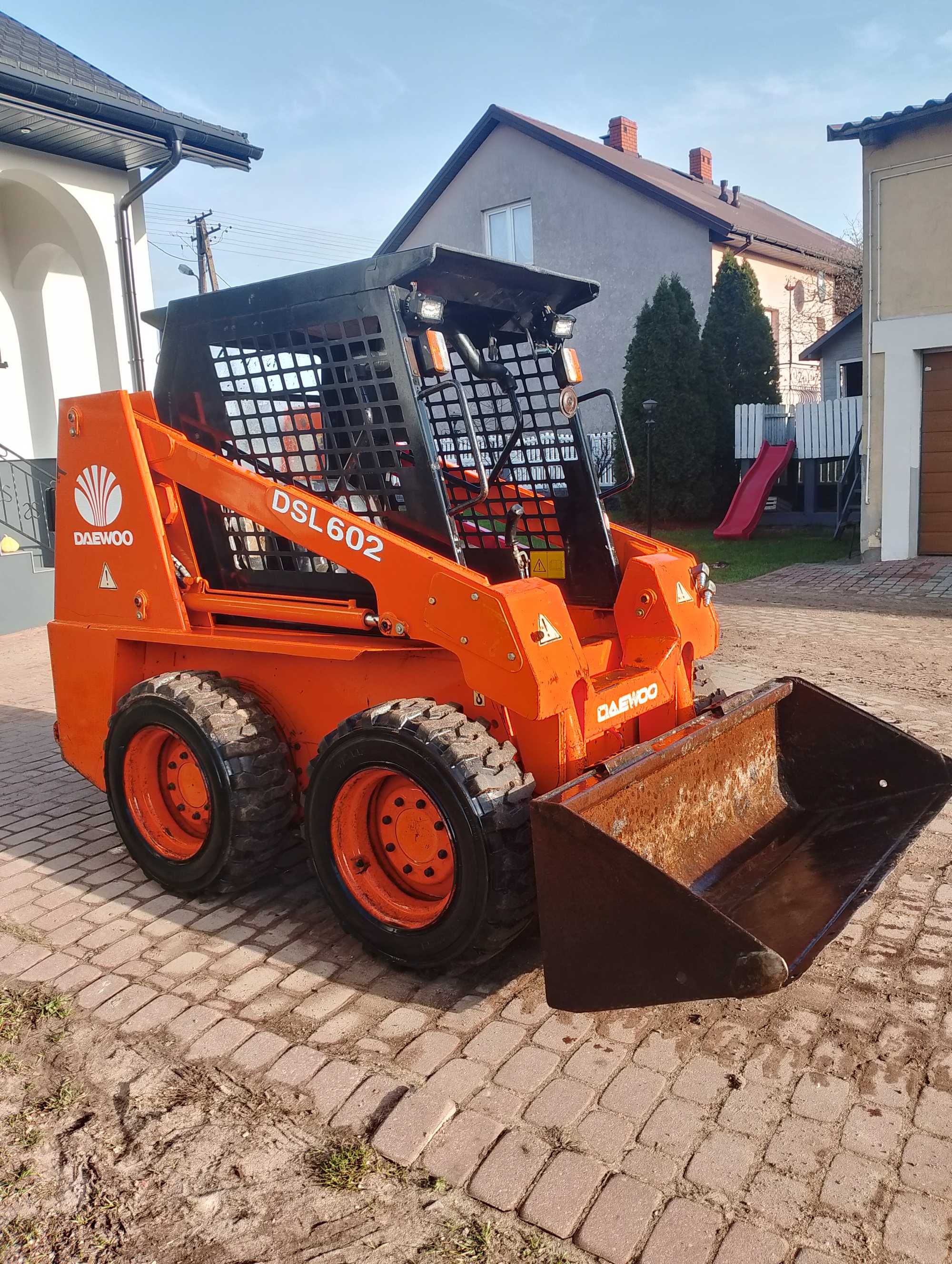 Miniładowarka Daewoo DSL602