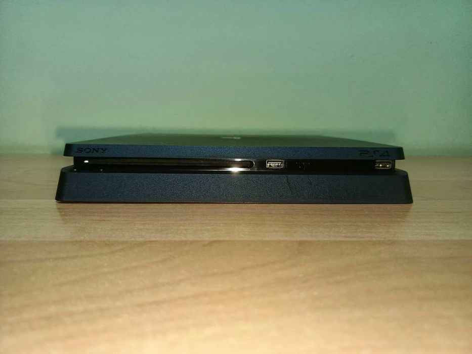 Консоль Sony PlayStation 4 Slim (PS4 Slim) CUH-2016A на 1TB под ремонт