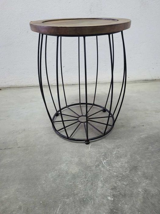 Mesa de Apoio com Estrutura em Metal