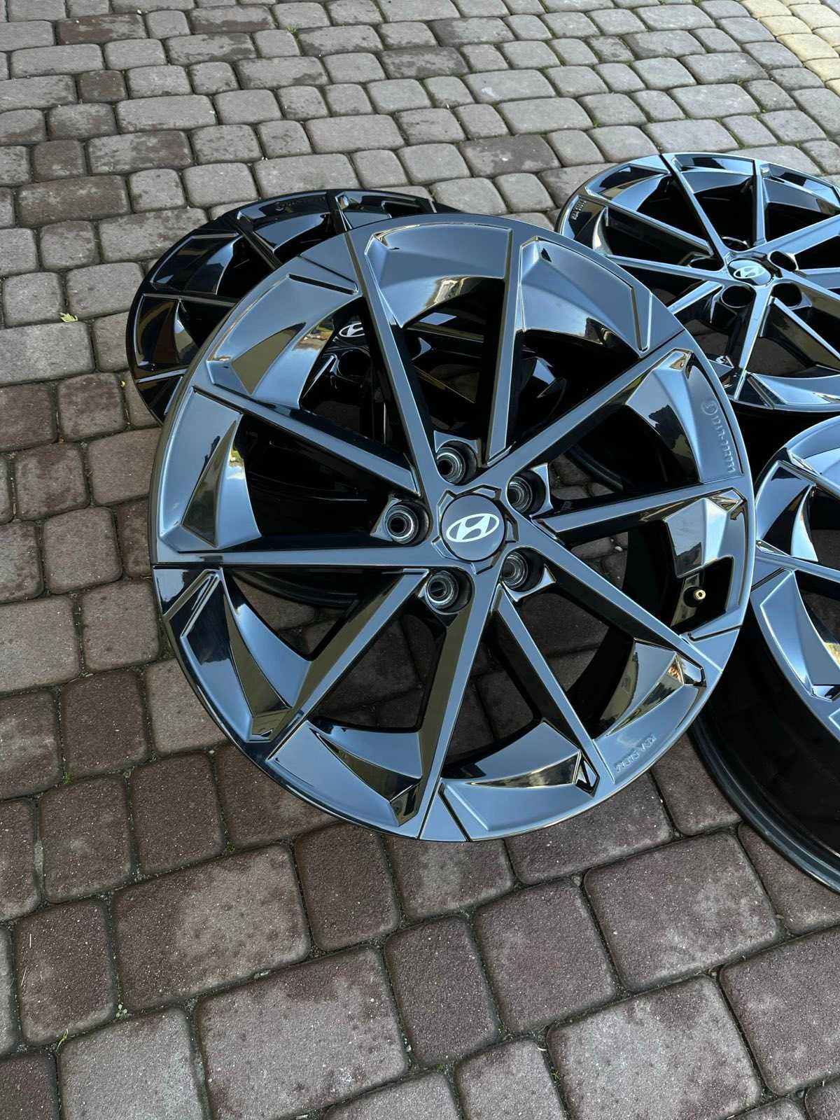 Oryginalne alufelgi Hyundai 5x114,3 19 CZUJNIKI Tucson IONIQ 5 CZARNE