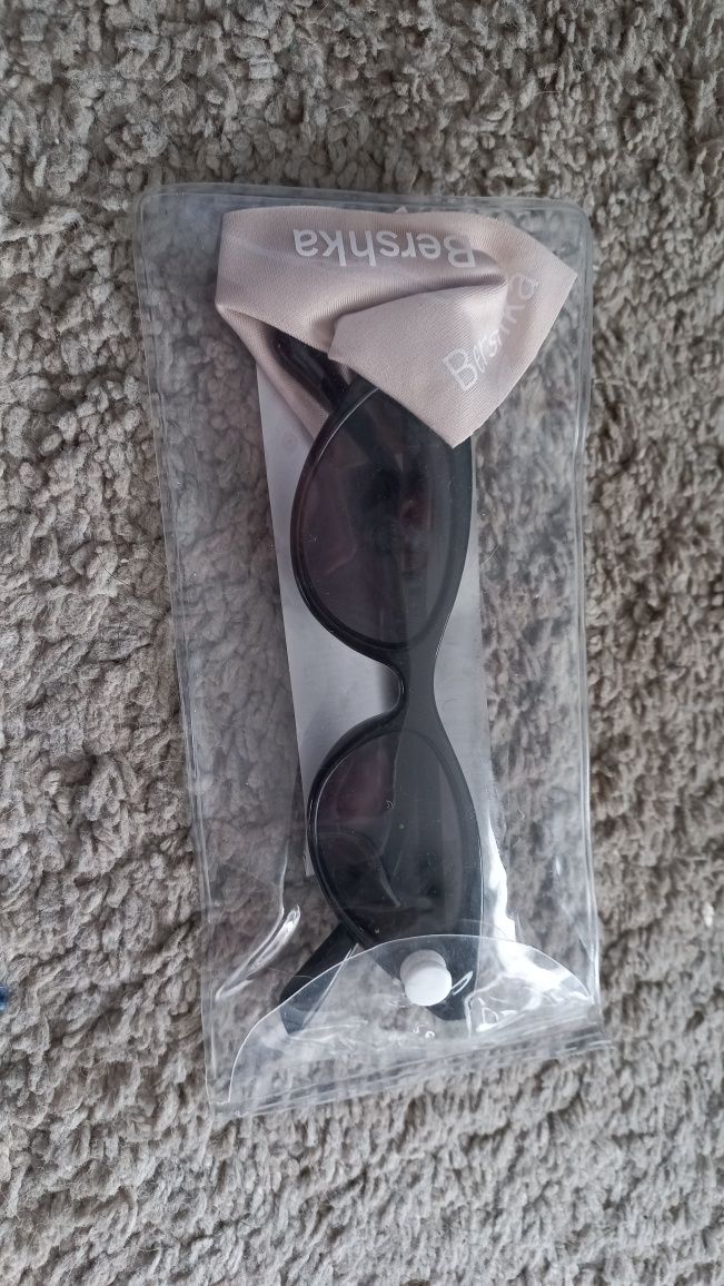 Okulary bershka pokrowiec