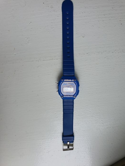 8.X. Zegarek damski OMAX lata 80 te.