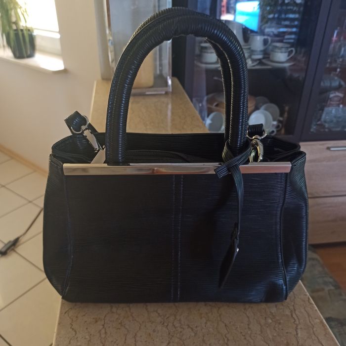 Czarna torebka do reki i na ramię