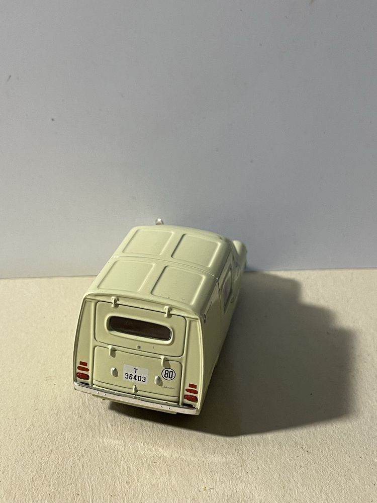 Miniatura nova da solido 1:43