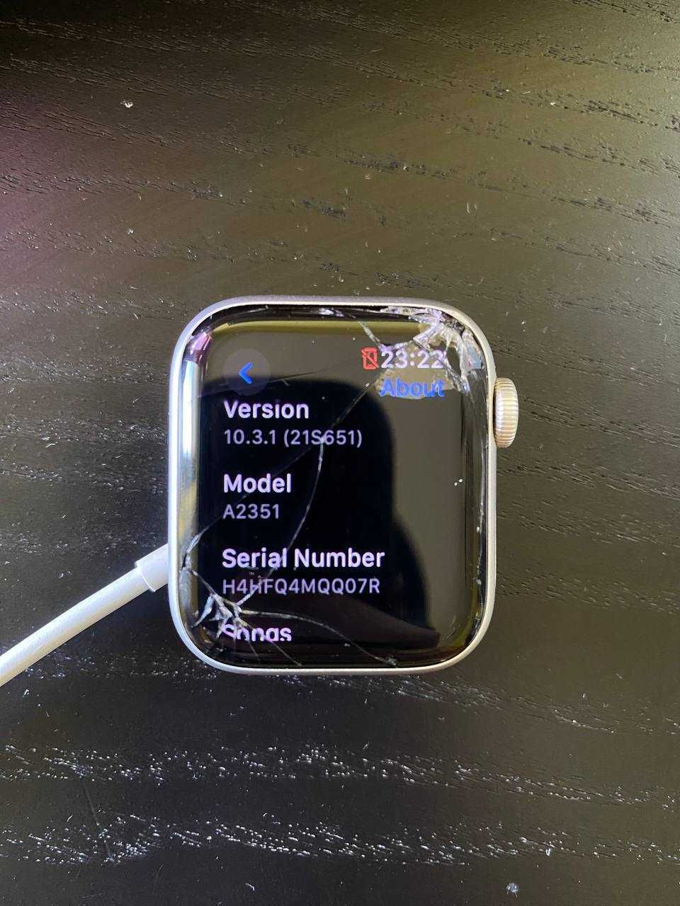 Apple Watch SE 44mm + Apple Watch SE 40mm. Uszkodzone.