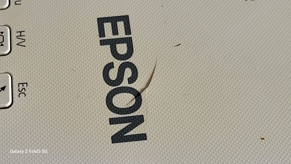 Проектор EPSON EB-S04 + нова лампа .