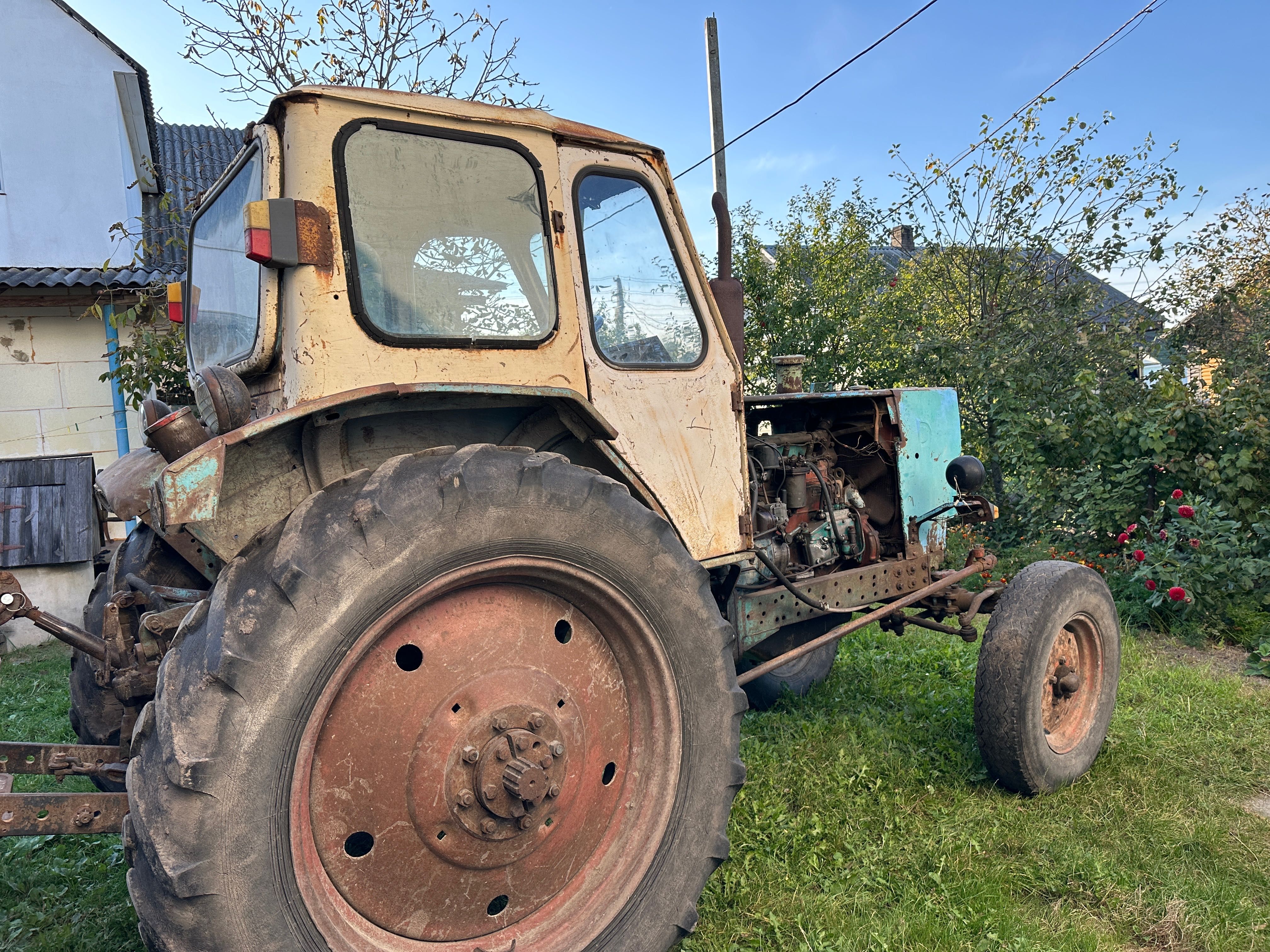 Трактор на продаж