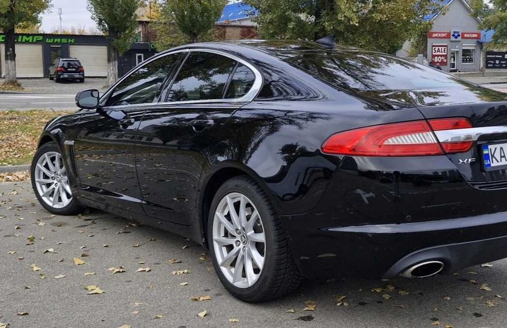 Продам Jaguar XF 2.0 2013 року у хорошому стані