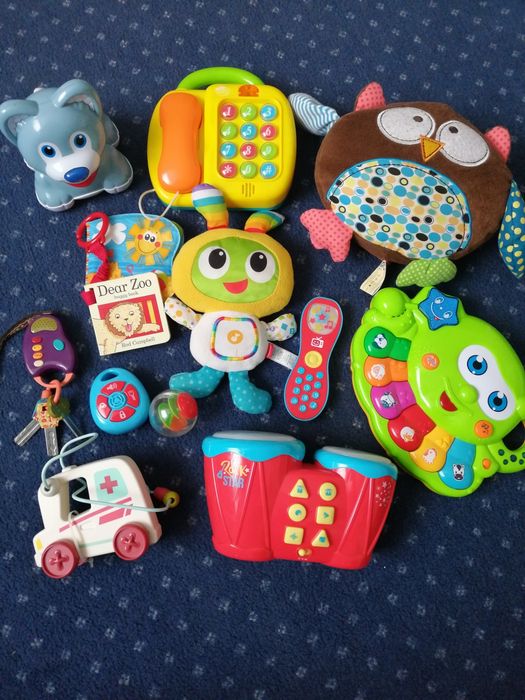 Zestaw zabawek dla maluszka, piesek interaktywny, bębenek, pianinko