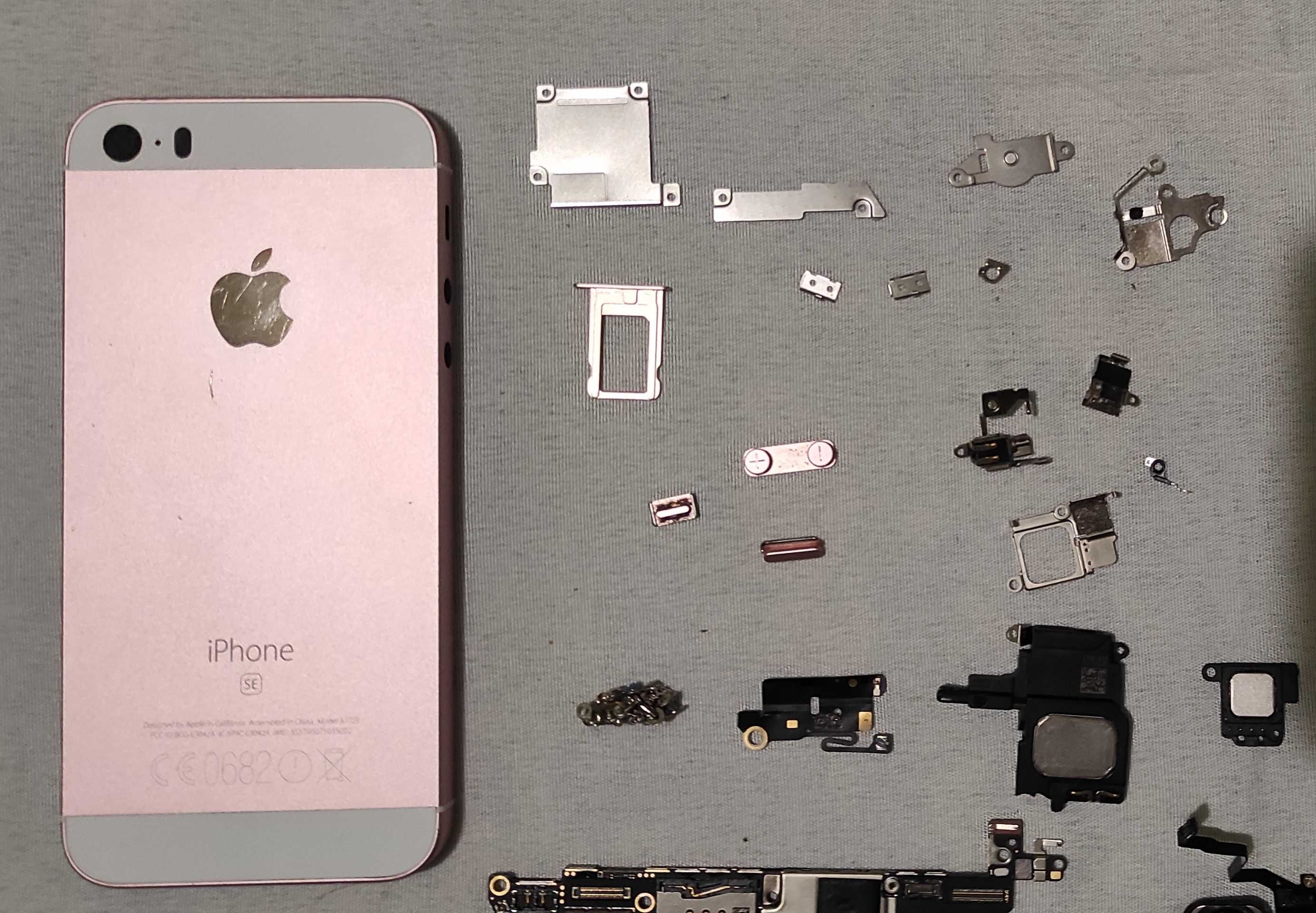 Iphone SE остатки