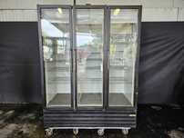 Armário de refrigeração com 3 portas em vidro
