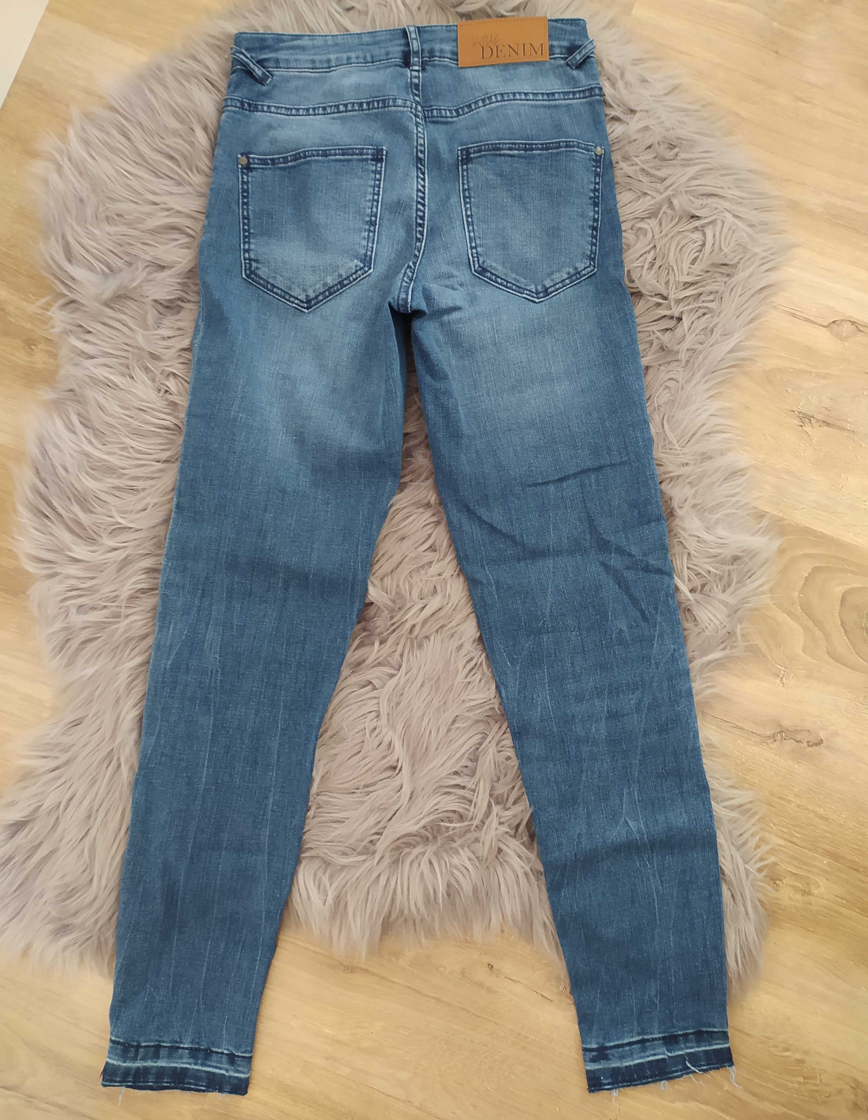 Spodnie jeansy Esmara róża kwiat super skinny fit medium waist rurki