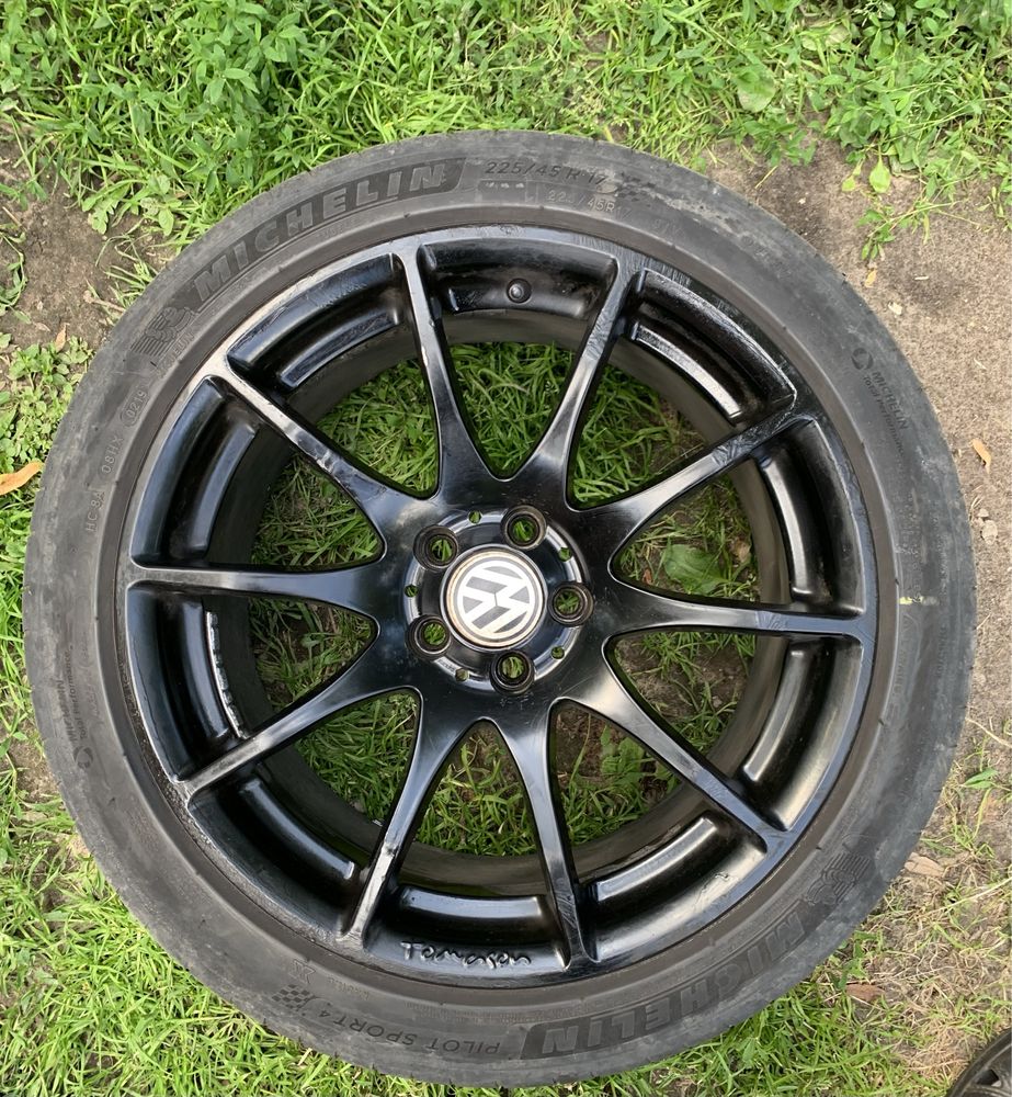 Литі диски Tomason R17 5*100 ET38 DIA: 57,1