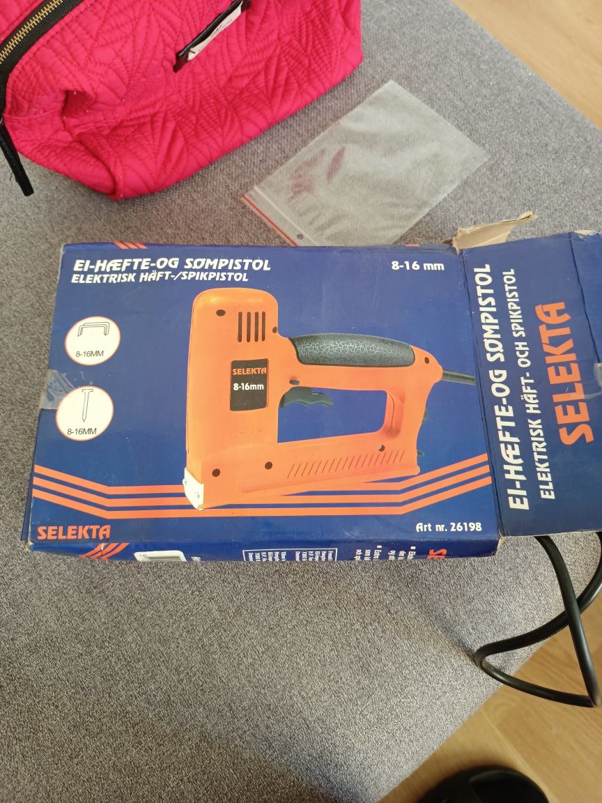 Pistolet do zszywek i gwoździ