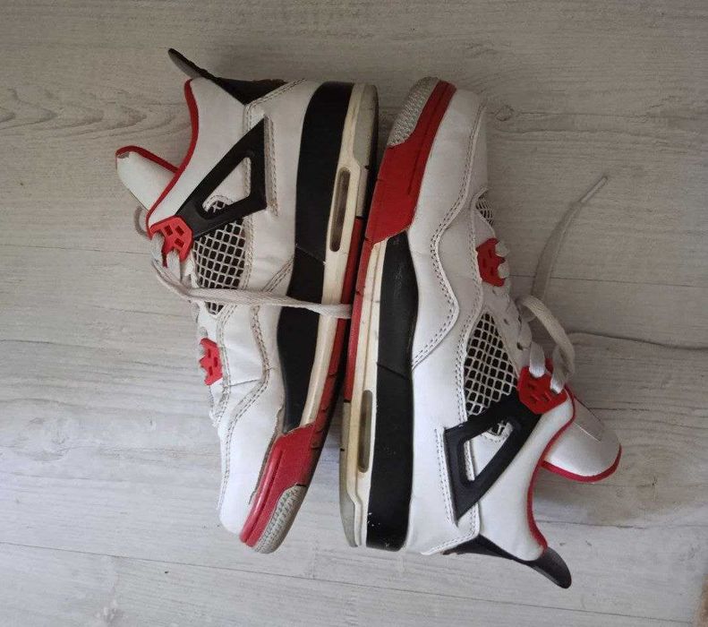 Air Jordan Retro 4 Fire Red