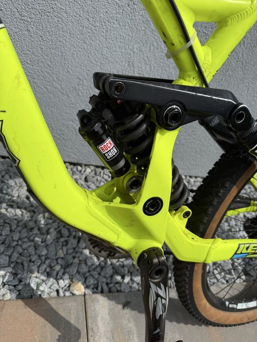 Commencal Supreme V3. BOXXER, ROCKSHOX