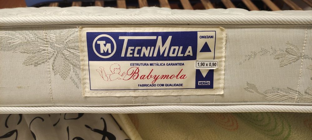 Cama de madeira com 190x90 de solteiro