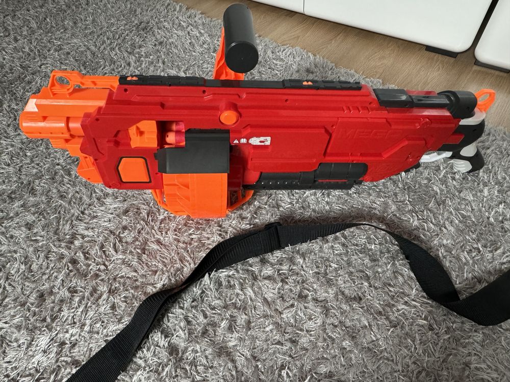 Nerf mega mastodon ze strzalkami