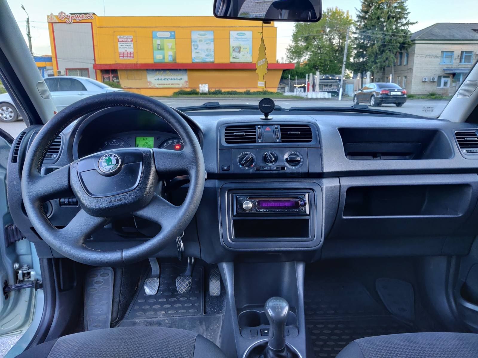 Продам Skoda fabia 2. 1.4 бензин