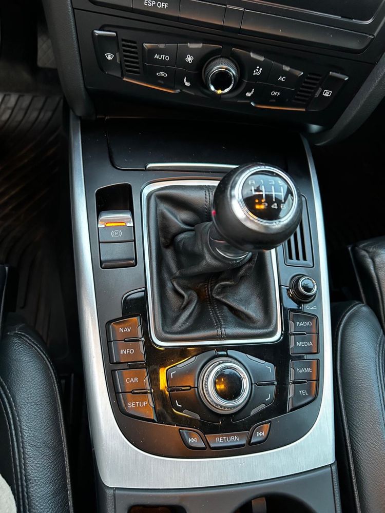 AUDI A4 B8 2.0 TDI quattro S-Line