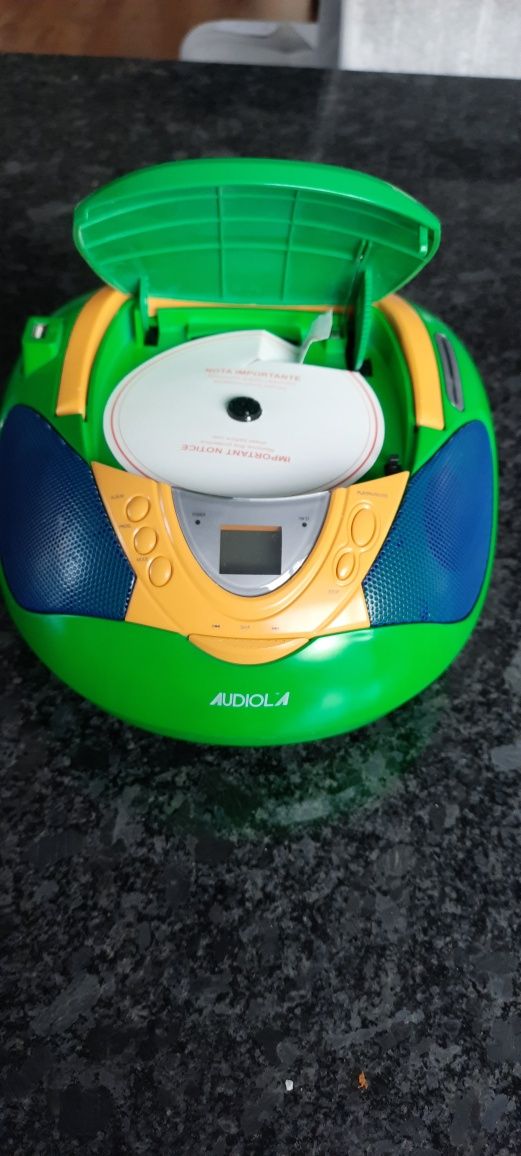Radio bombox w grafice Brazylii