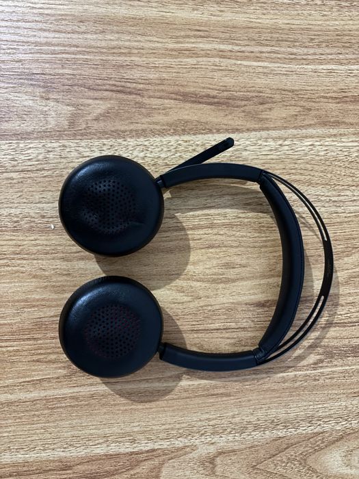 Poly Voyager Focus 2