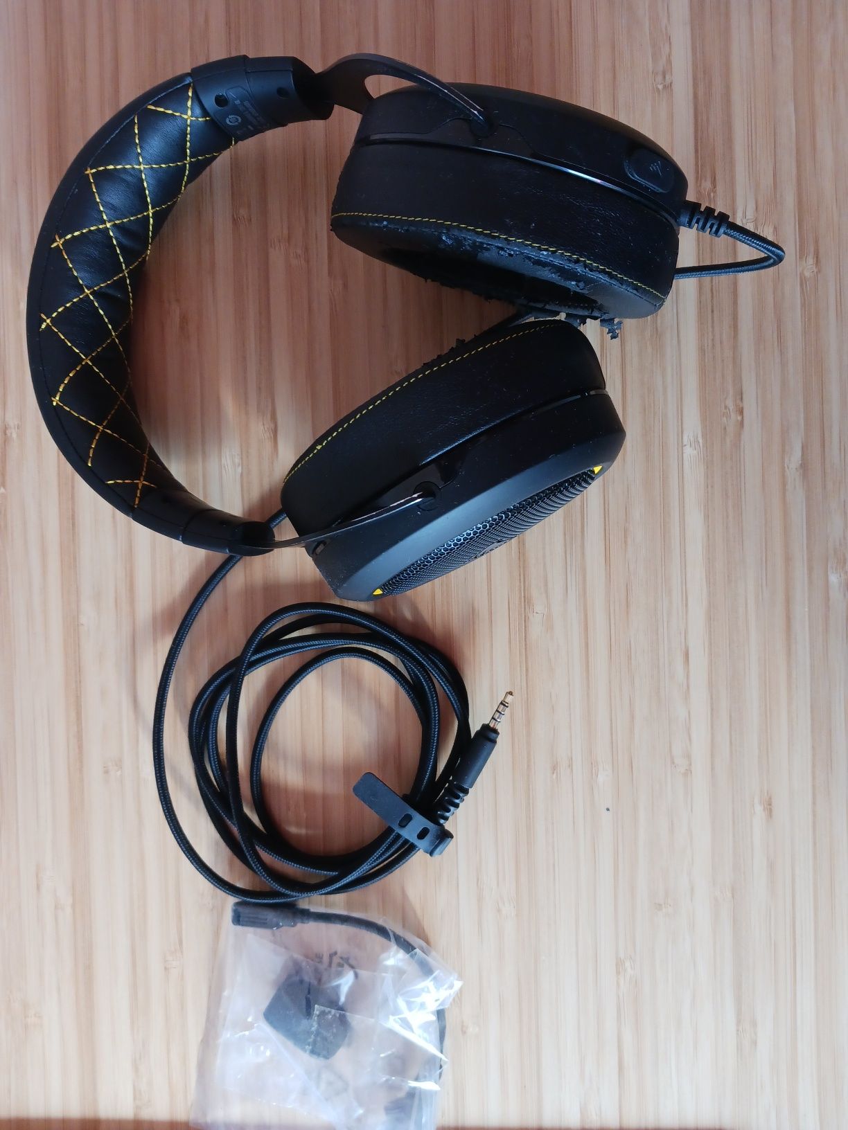 Headphones Corsair HS60 Pro