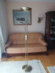 Lampa podłogowa w stylu klasycznym
