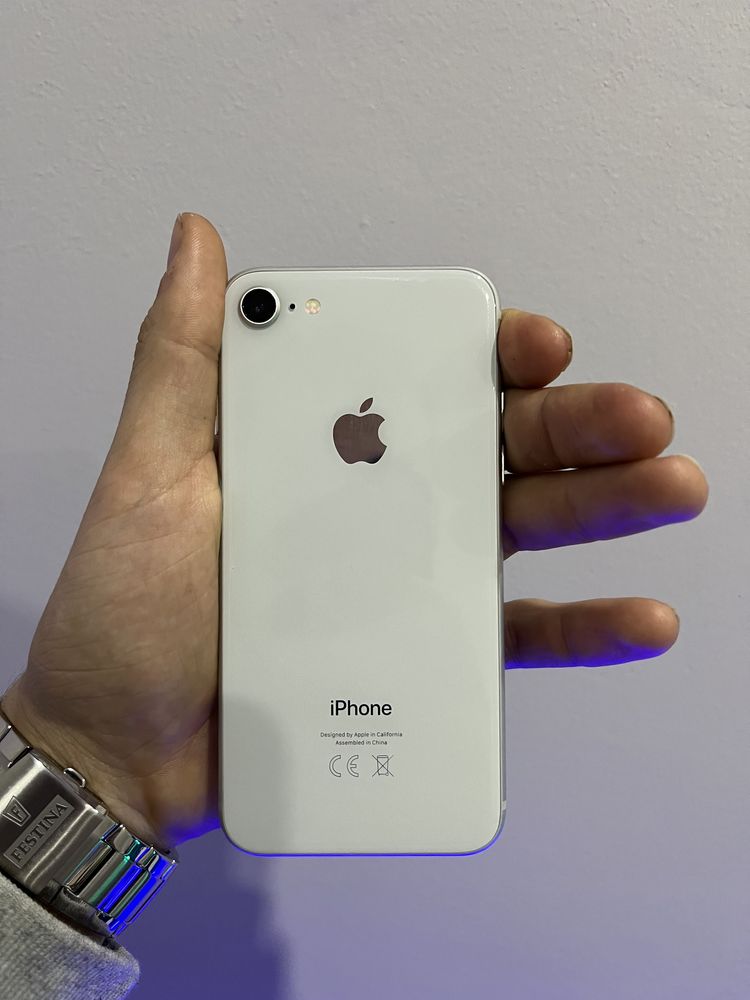 iPhone 8 64GB branco