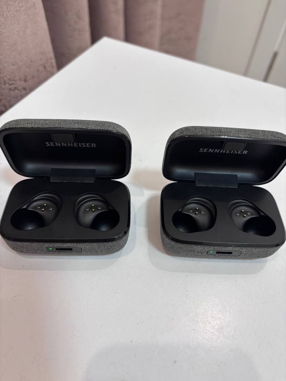 Бездротовіі преміум навушники Sennheiser Momentum True Wireless