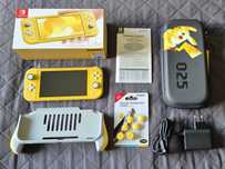 NINTENDO SWITCH LITE żółty komplet +etui +handgrip +nakładki na joye