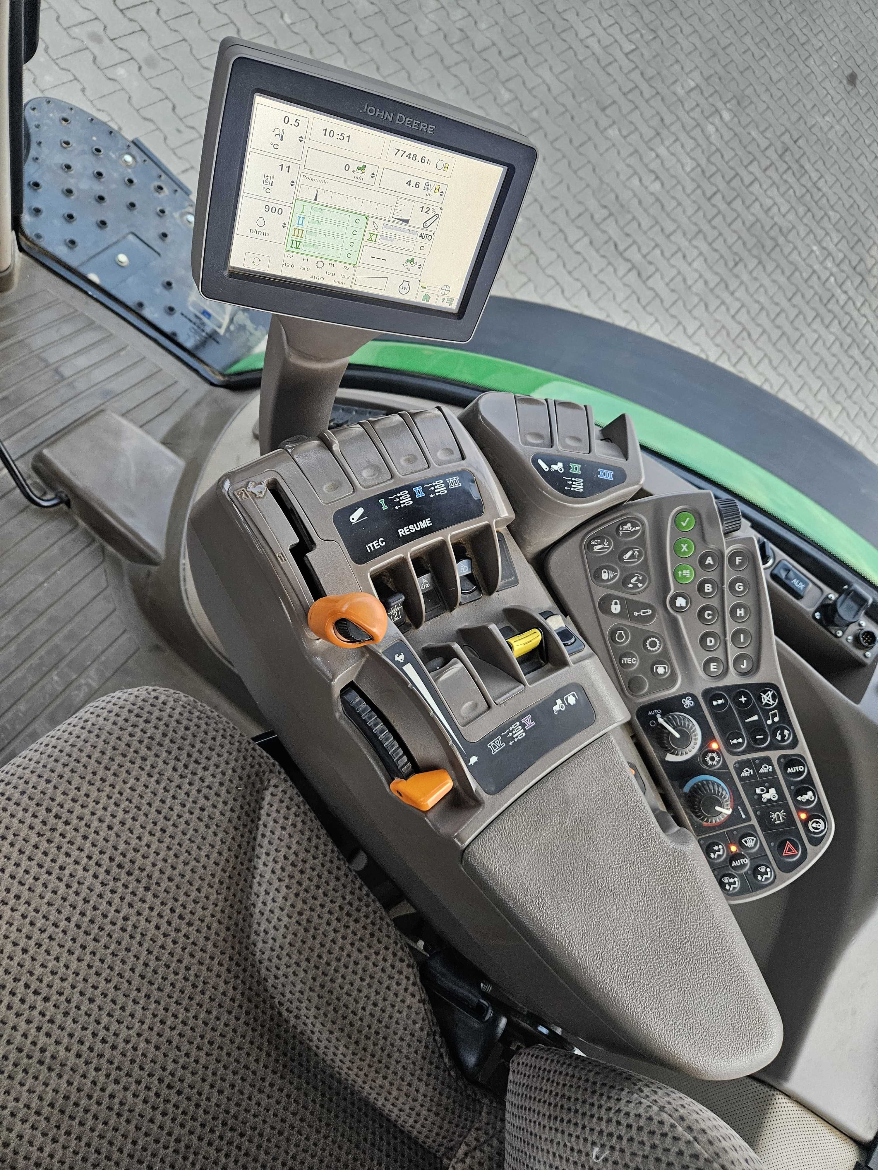 Ciągnik Rolniczy John Deere 7230r Silnik 9l AutoPower