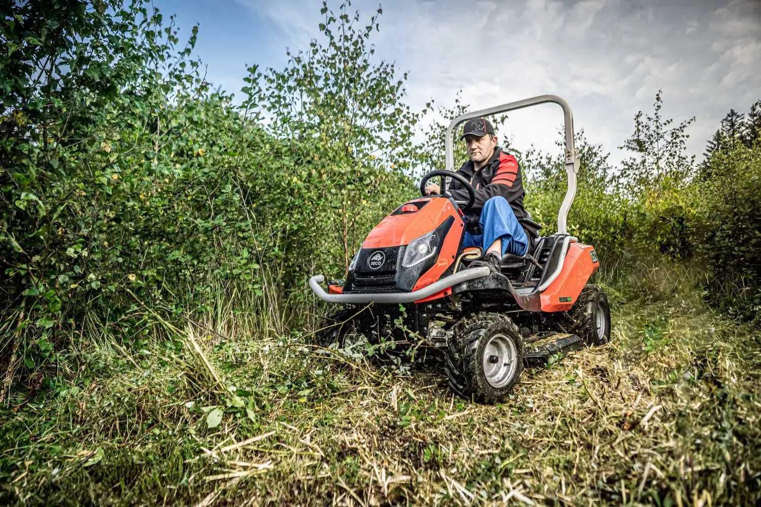 OLEO-MAC Goliath 4x4 usługi mulczowania