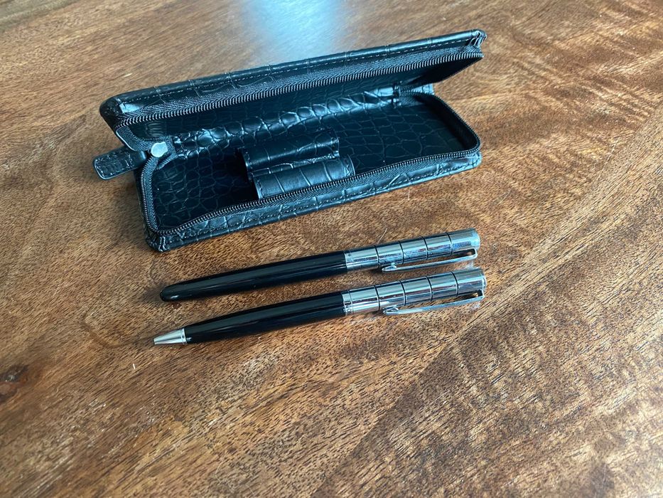 Elegancki zestaw dwóch czarnych długopisów