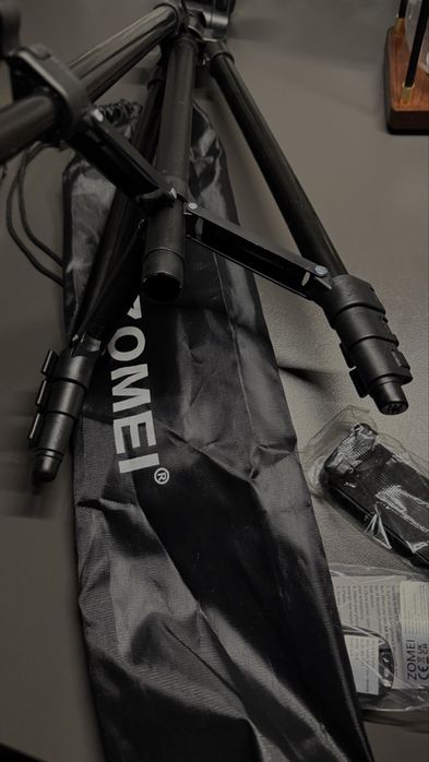 Штатив , тримач, тринога