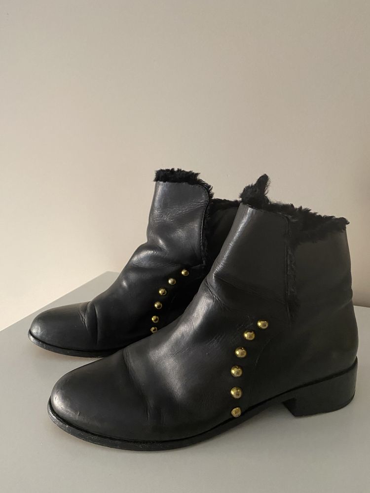 Botas usadas em pele 36 marca Other Stories