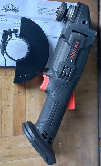 Аккумуляторна болгарка Дніпро-М шліфмашинка